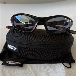 Men’s Tifosi Black Sport Sunglasses with Case and lanyard